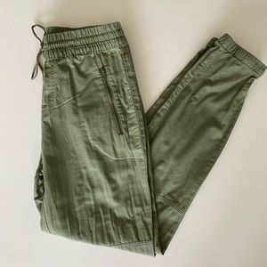Transitional cargo joggers